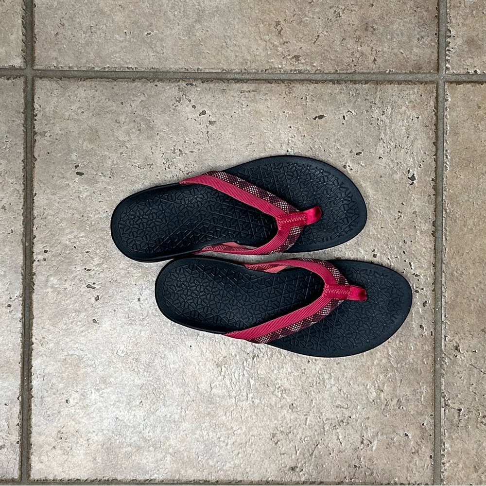Size 8 Black and Pink Chaco Flip Flops